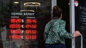 Курс доллара в Сбербанке в Tom Tailor