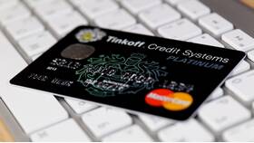 Почему на дебетовой карте Тинькофф минус в Tom Tailor